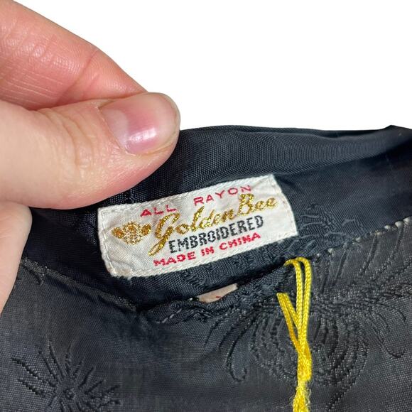 Vintage | Oriental Embroidered Kimono Robe Jacket Cover Up Black Size Medium - Picture 6 of 8